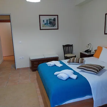Apartmanhotel Ela Mesa 4*