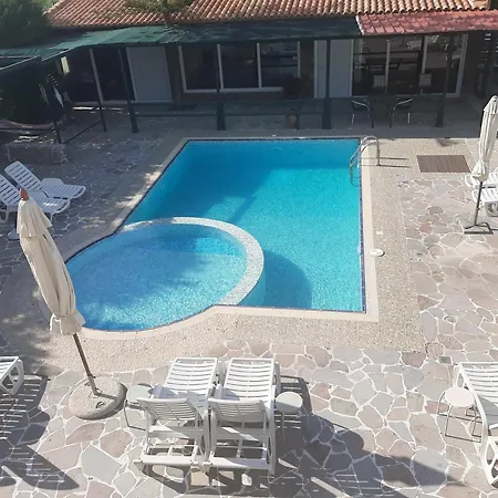Ela Mesa 4* Szuvála