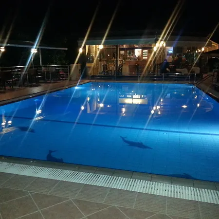 Apartmanhotel Ela Mesa Szuvála